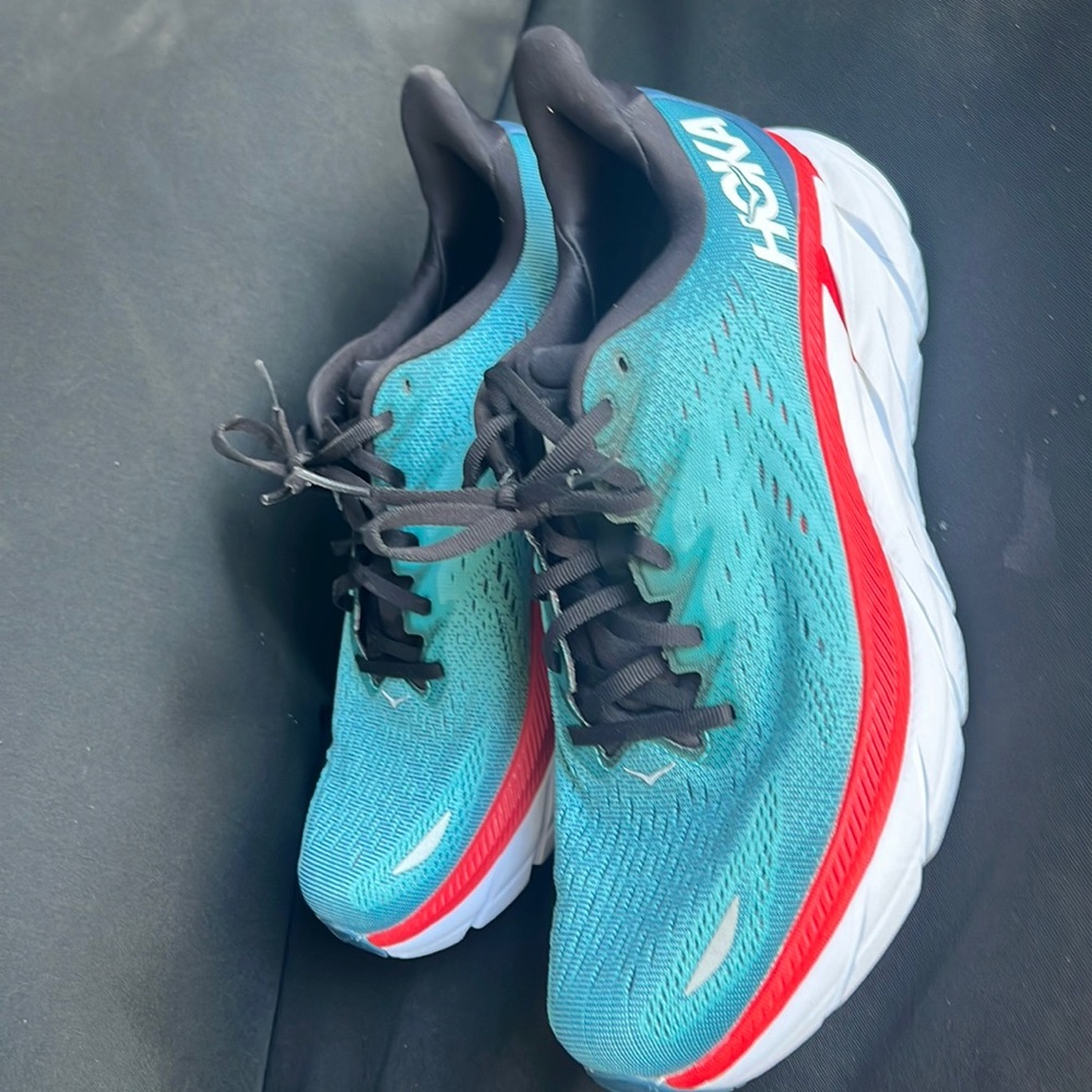 HOKA Clifton 8